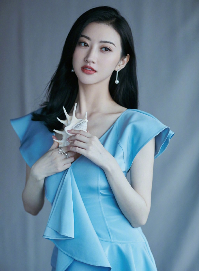 站在好莱坞的塔尖,这次她会选择原谅吗?