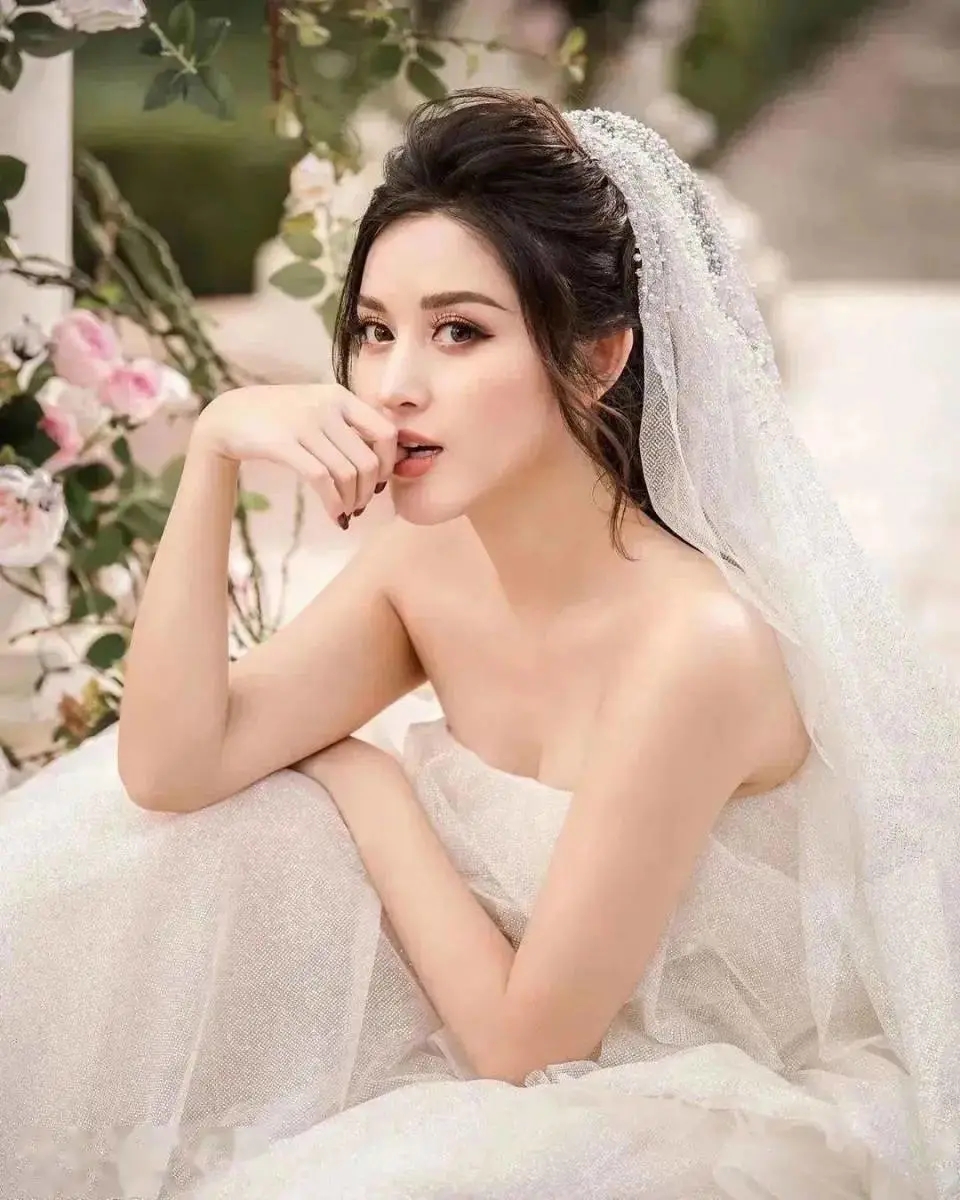 外媒曝光了OpenAI内乱的细节:内鬼女导演把奥特曼踢出局,微软成为最大赢家