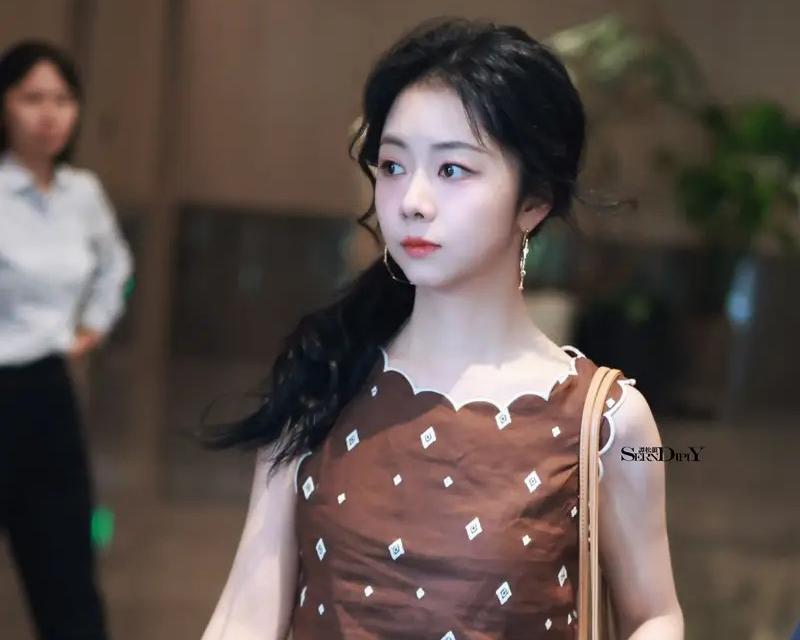 “H-1B新政”引发混乱,硅谷连夜敦促员工速回美国