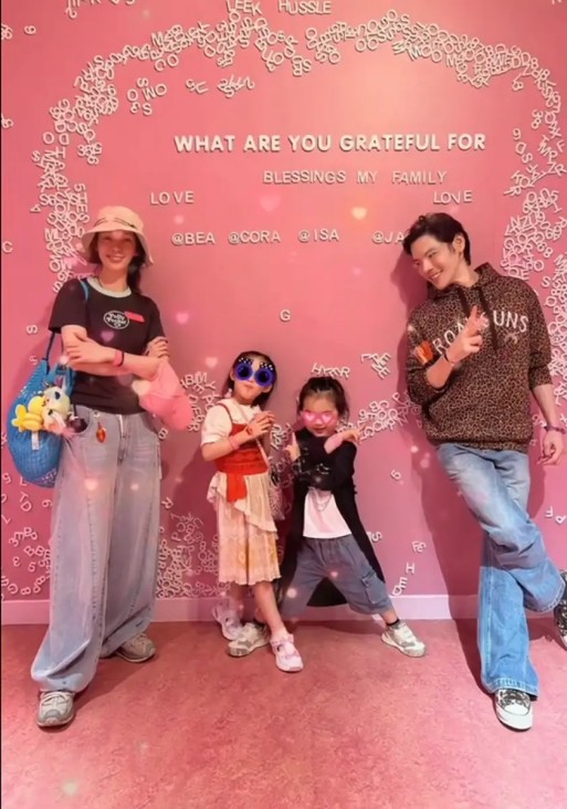 民俗禁忌与现代新象：拍咯吱窝手势与租对象过年观察