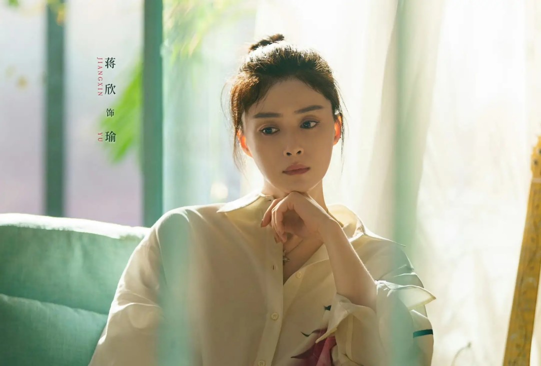 高铁车厢的电源插座，有点儿伤手机？