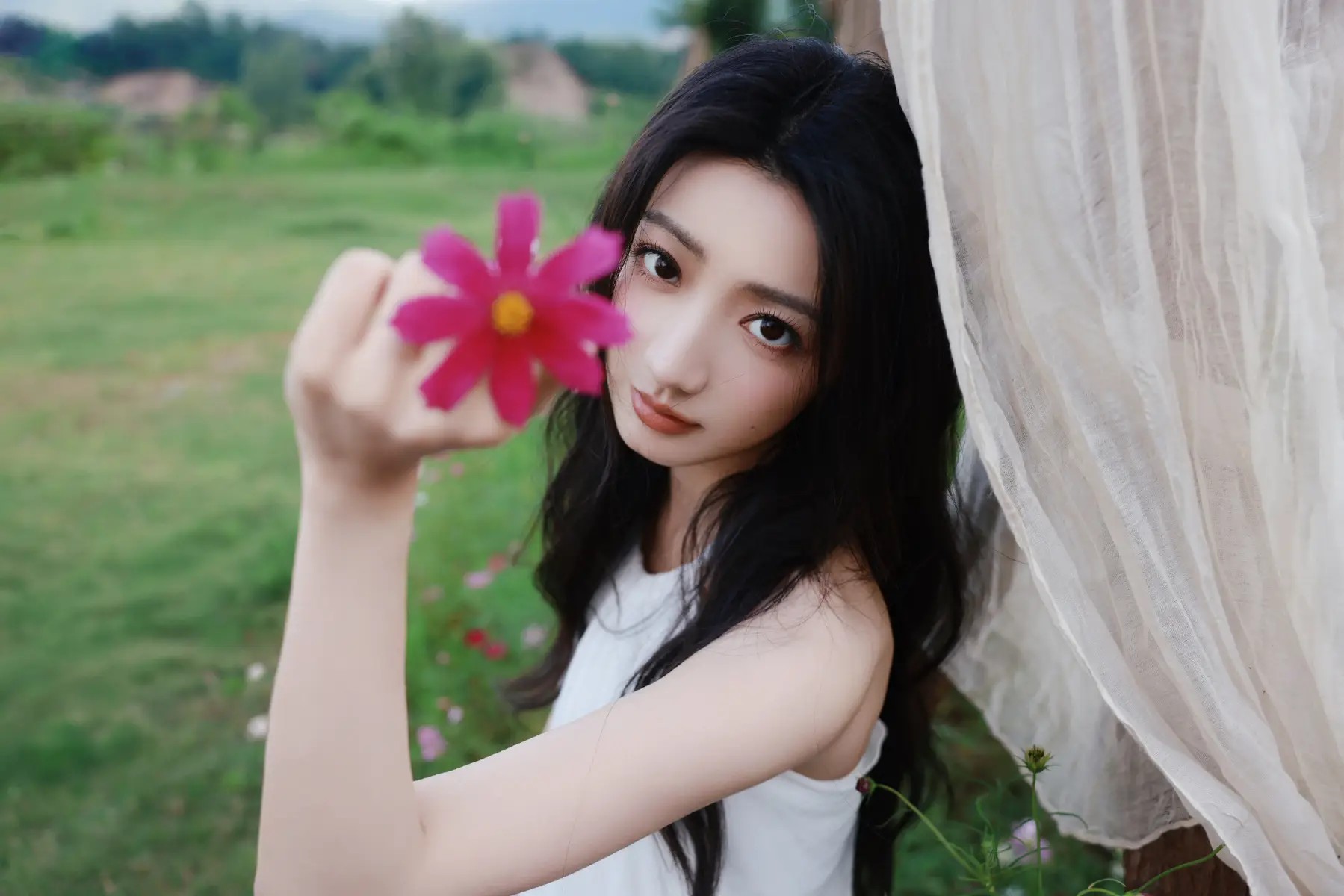 张姩菡11岁生日无父亲陪伴，温柔坚韧模样远超同龄人