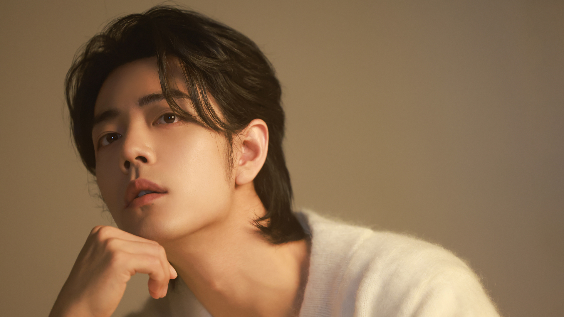 出道23年首度开个人演唱会！东方神起瑜卤允浩率先公开新单《Time’s Tickin’》舞台